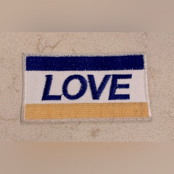 LOVE Iron On Patch - Picture 1 of 2